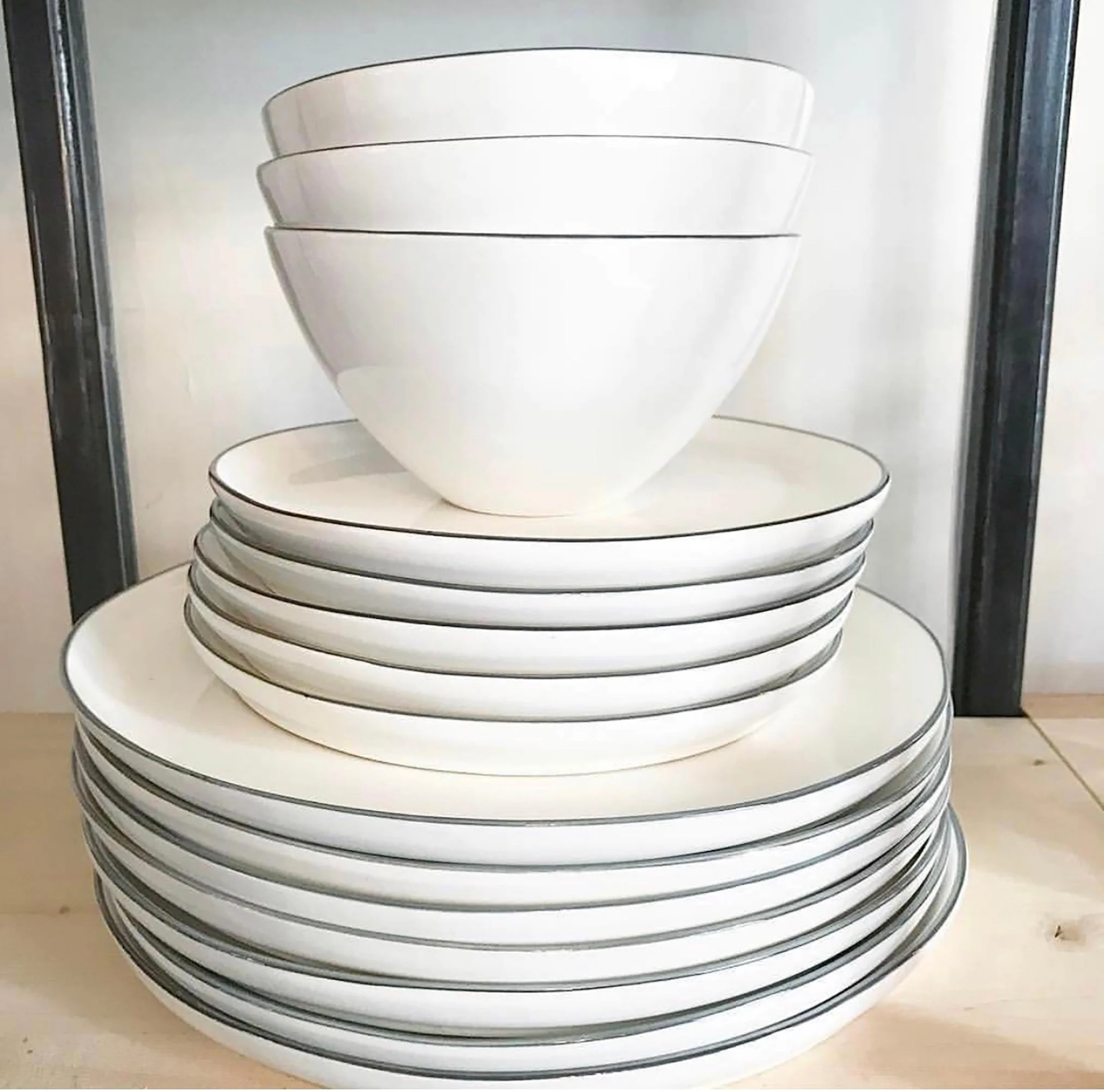 Abbesses Medium Bowl Grey Rim - Set of 4 - Image 3