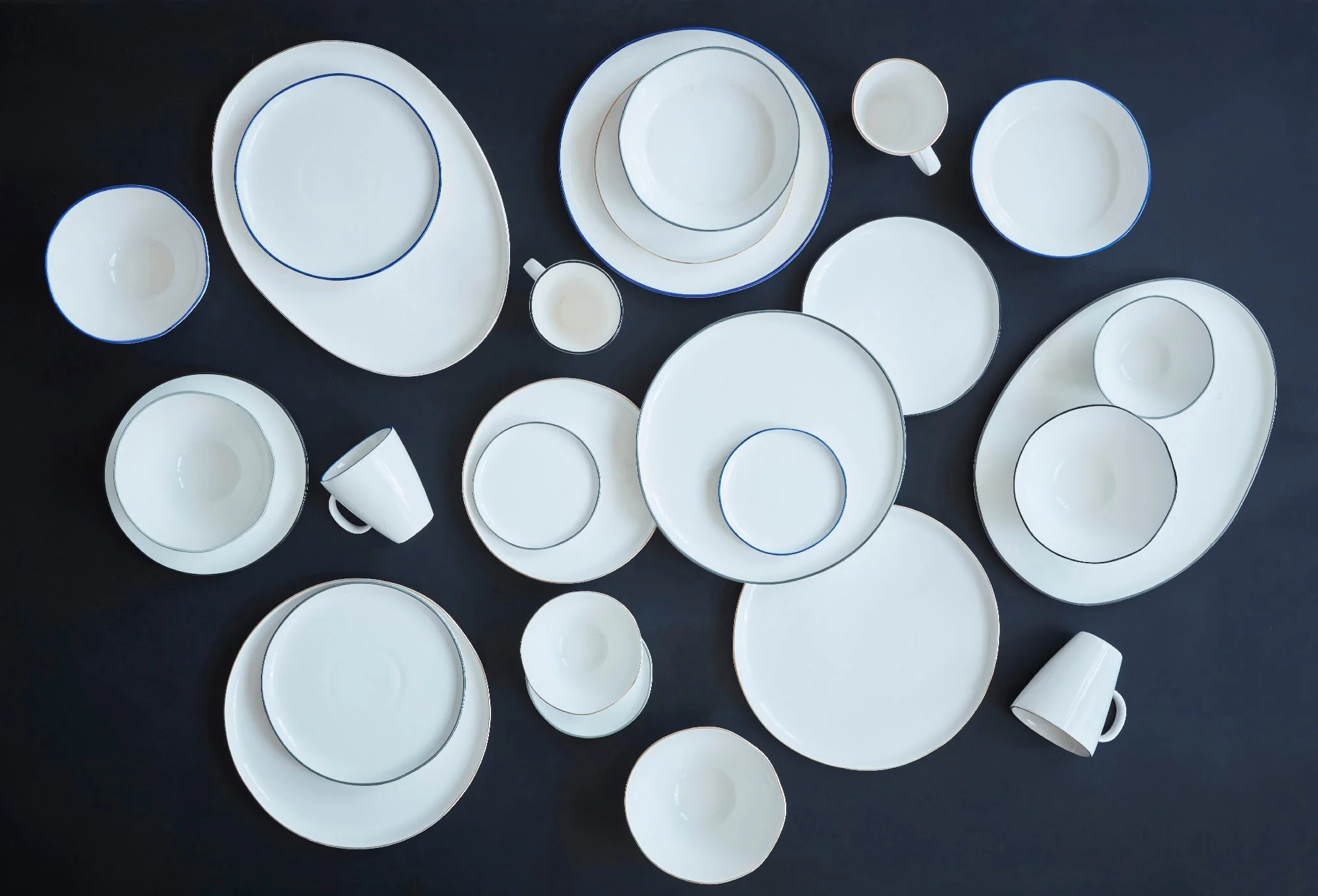 Abbesses Medium Plate Grey Rim - Set of 4 - Image 5