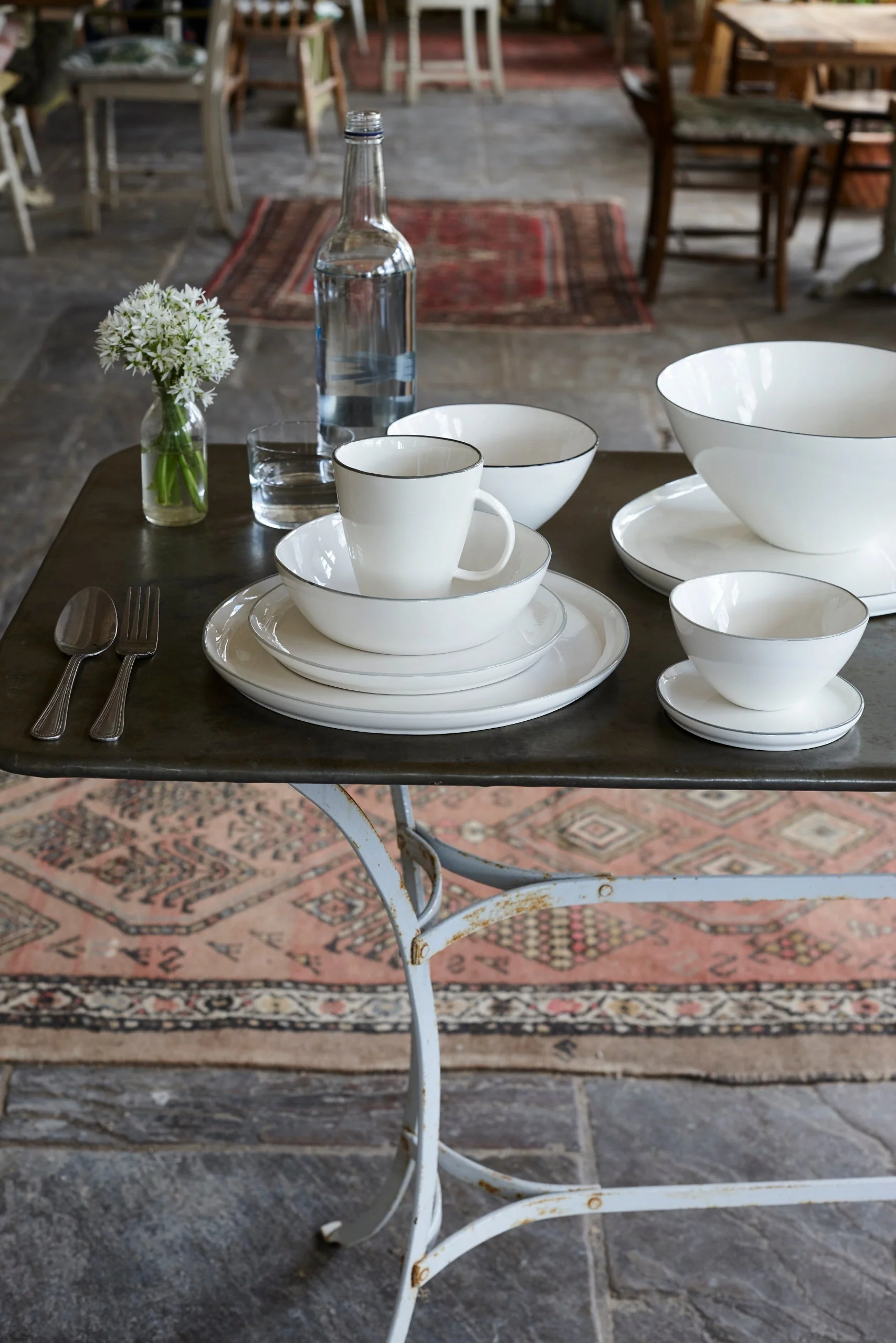 Abbesses Small Platter Grey Rim - Image 3